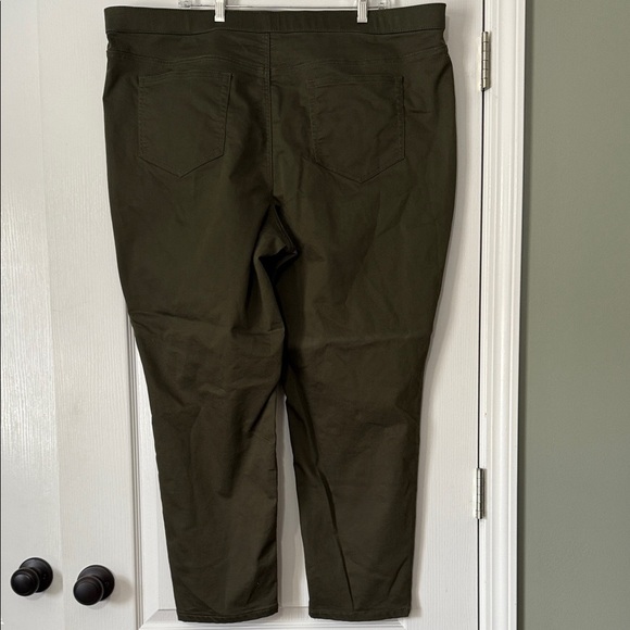 Women's Olive Ankle-Length Stretch Pull-On/Button Pants - Picture 2 of 2